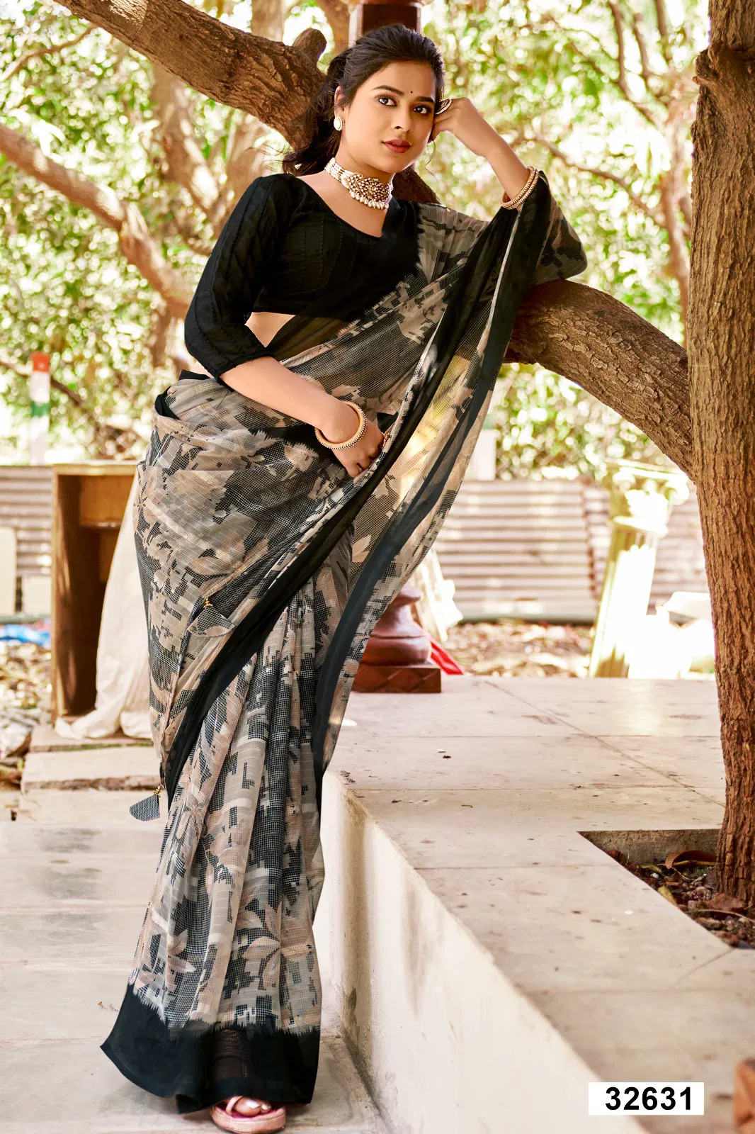 Virartika By Vallabhi Georgette Floral Printed Daily Wear Saree Wholesale Online